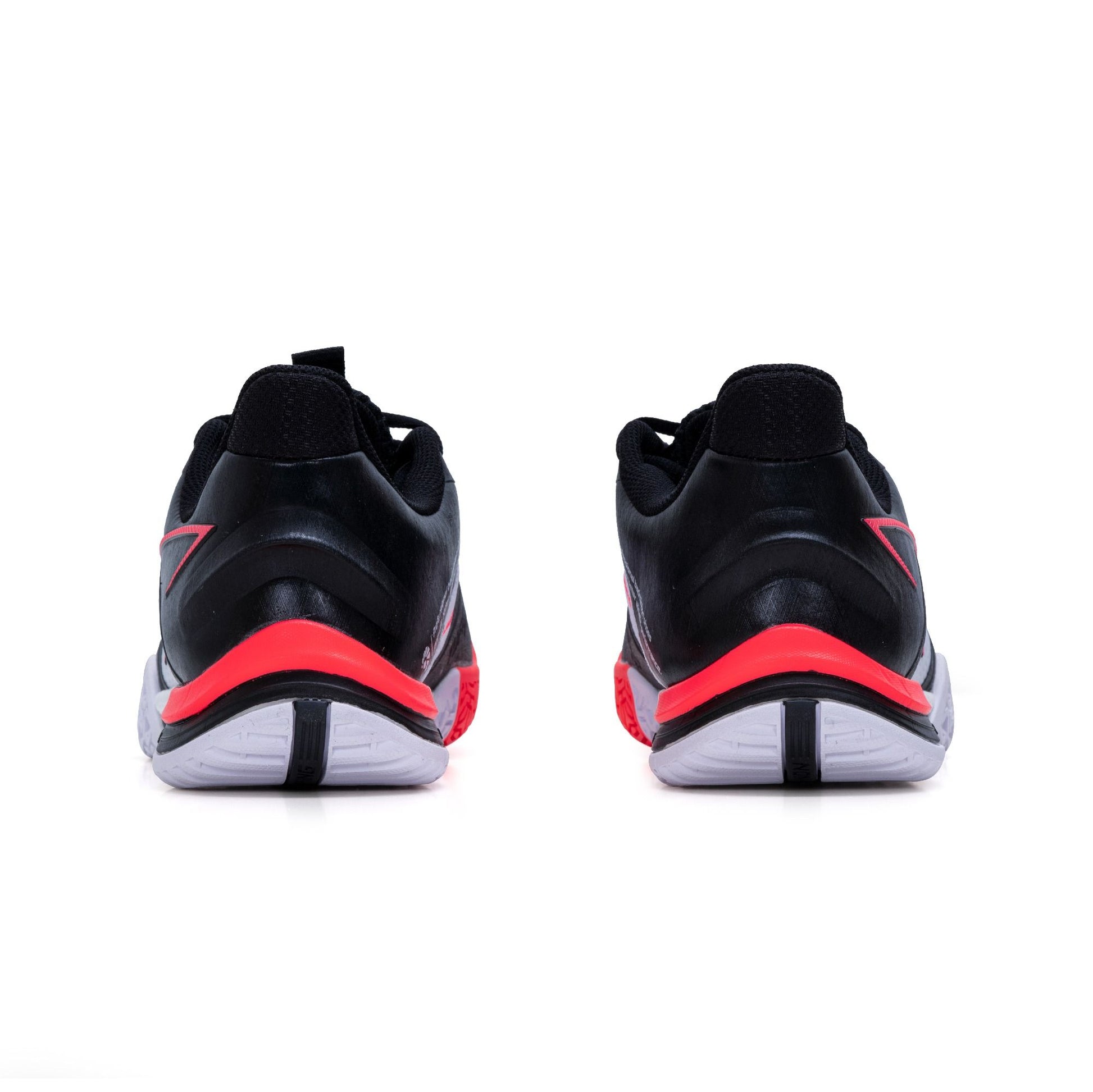 Saga SE-White/Black-9 UK